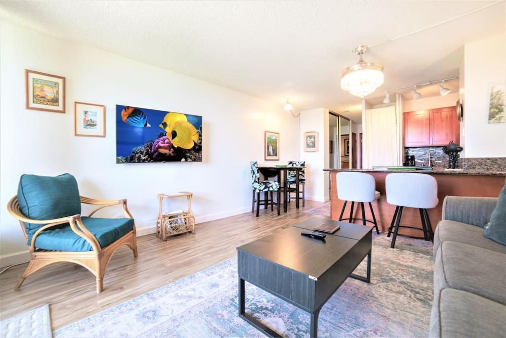Stunning Maui Direct Ocean Front On The Beach, Walk To Beach From Condo, Watch Turtles, Whales, Ac In All Rooms Ocean View Pool And Spa Wailuku 外观 照片