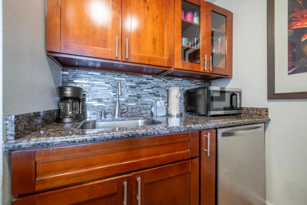 Stunning Maui Direct Ocean Front On The Beach, Walk To Beach From Condo, Watch Turtles, Whales, Ac In All Rooms Ocean View Pool And Spa Wailuku 外观 照片