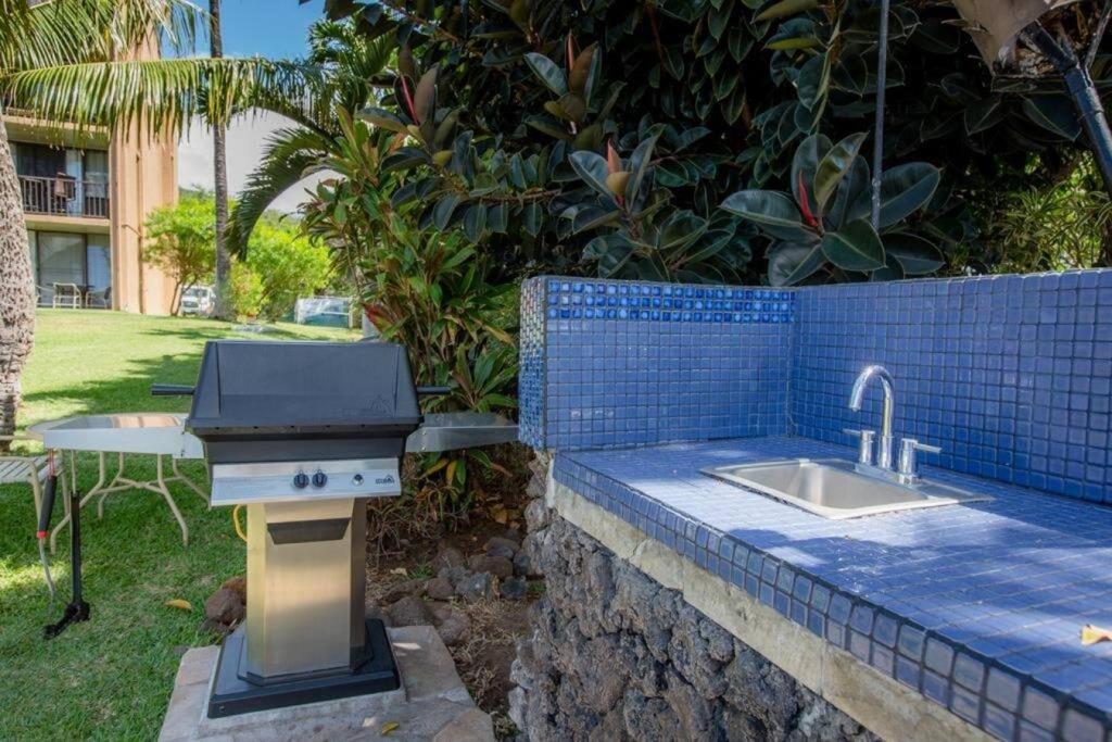 Stunning Maui Direct Ocean Front On The Beach, Walk To Beach From Condo, Watch Turtles, Whales, Ac In All Rooms Ocean View Pool And Spa Wailuku 外观 照片