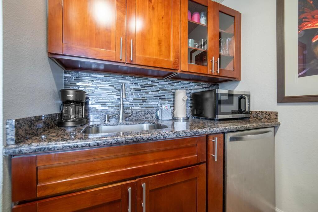 Stunning Maui Direct Ocean Front On The Beach, Walk To Beach From Condo, Watch Turtles, Whales, Ac In All Rooms Ocean View Pool And Spa Wailuku 外观 照片