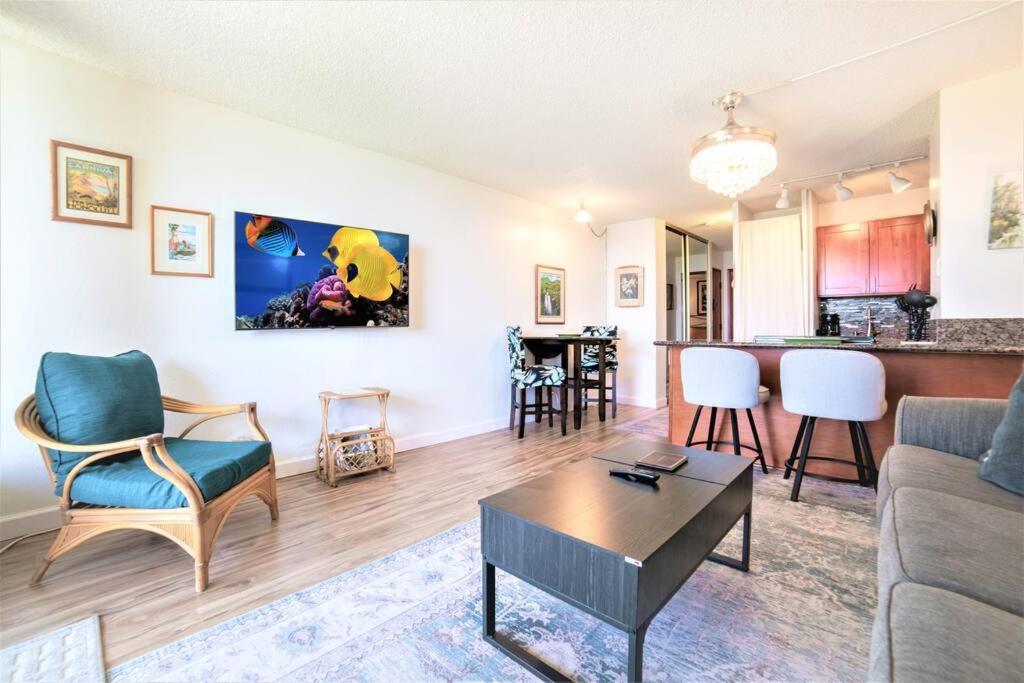 Stunning Maui Direct Ocean Front On The Beach, Walk To Beach From Condo, Watch Turtles, Whales, Ac In All Rooms Ocean View Pool And Spa Wailuku 外观 照片