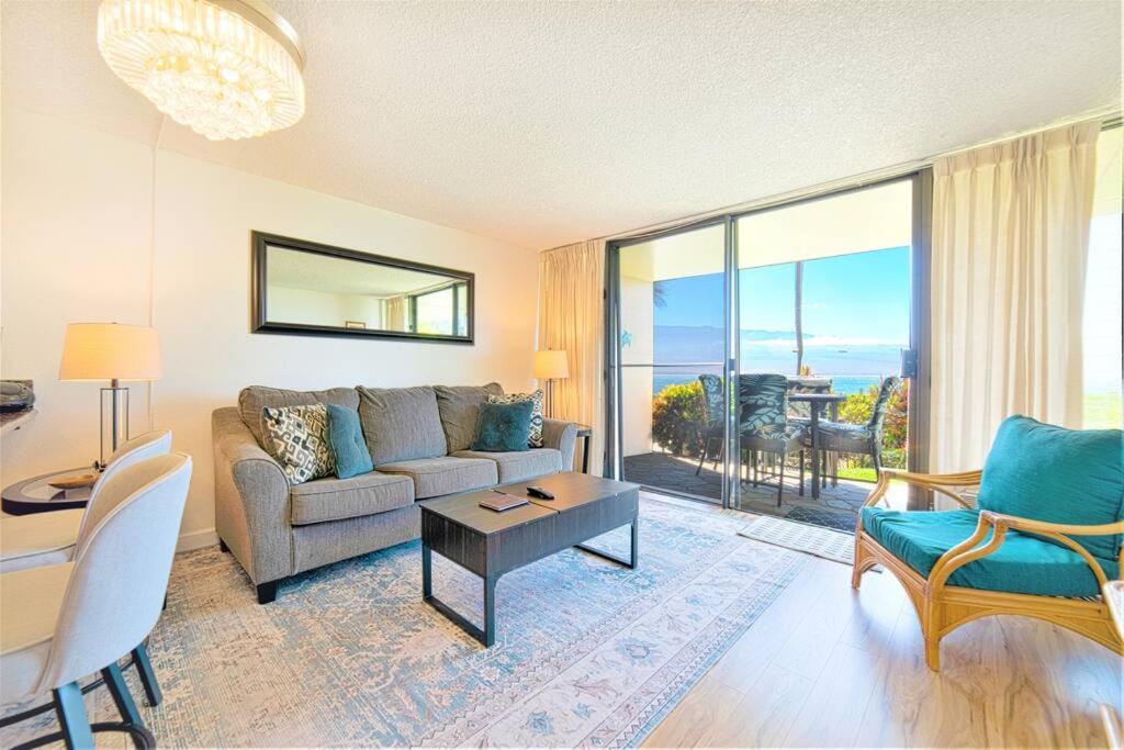 Stunning Maui Direct Ocean Front On The Beach, Walk To Beach From Condo, Watch Turtles, Whales, Ac In All Rooms Ocean View Pool And Spa Wailuku 外观 照片