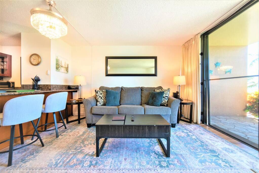 Stunning Maui Direct Ocean Front On The Beach, Walk To Beach From Condo, Watch Turtles, Whales, Ac In All Rooms Ocean View Pool And Spa Wailuku 外观 照片