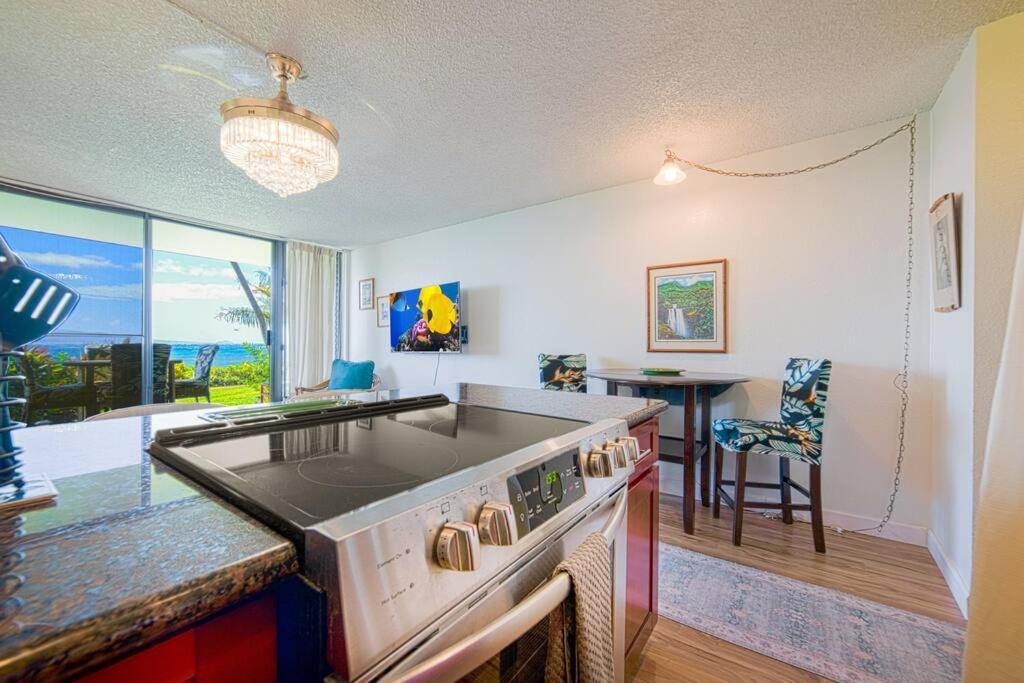 Stunning Maui Direct Ocean Front On The Beach, Walk To Beach From Condo, Watch Turtles, Whales, Ac In All Rooms Ocean View Pool And Spa Wailuku 外观 照片