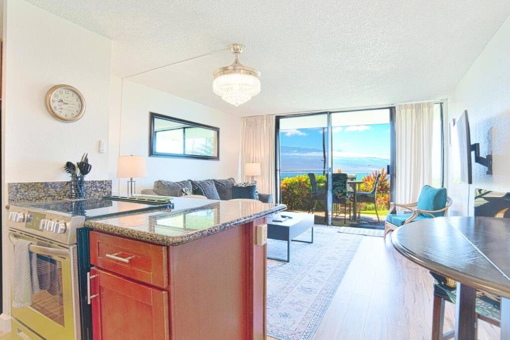Stunning Maui Direct Ocean Front On The Beach, Walk To Beach From Condo, Watch Turtles, Whales, Ac In All Rooms Ocean View Pool And Spa Wailuku 外观 照片